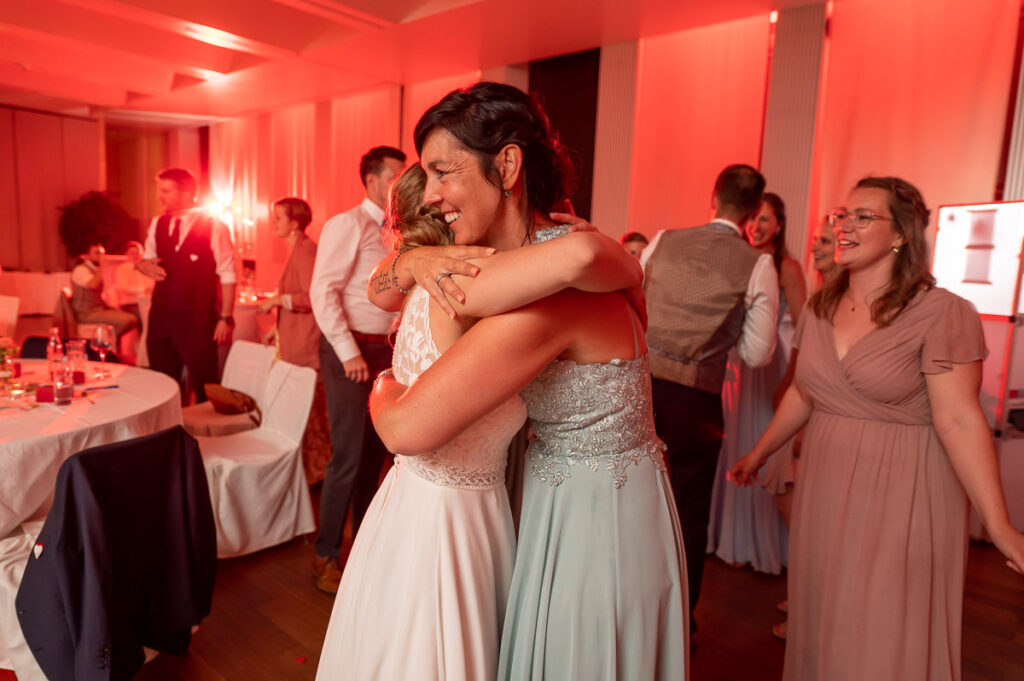 Hochzeit in der reformierten Kirche in Hergiswil Nidwalden Hochzeitsfeier im Engel in Stans